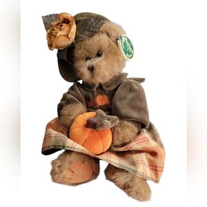 The Bearington Collection, Adorable Autumn Teddy Bear with Pumpkin